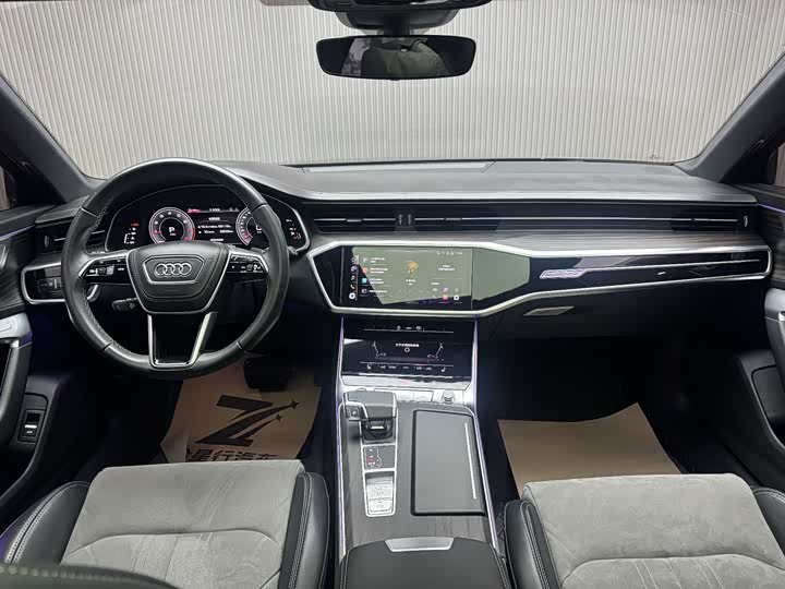 Фото 6 - Audi A6L
