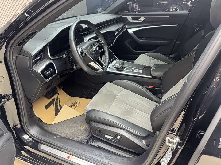 Фото 9 - Audi A6L