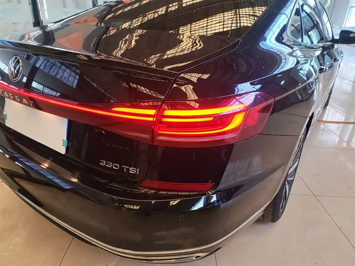 Фото 8 - Volkswagen Passat