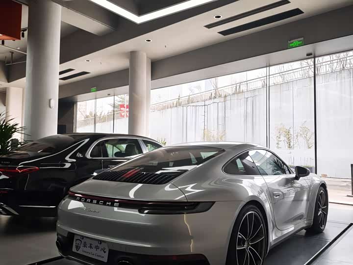 Фото 4 - Porsche 911