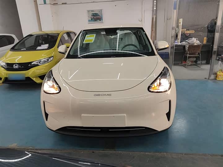 Фото 3 - Geely Galaxy Geome