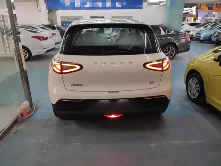 Фото 6 - Geely Galaxy Geome