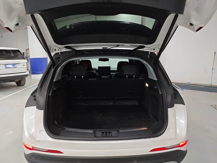 Фото 9 - Lincoln Corsair