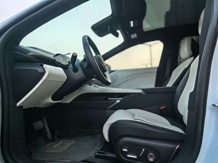 Фото 4 - Zeekr 007 GT