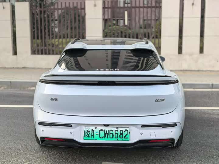Фото 8 - Zeekr 007 GT