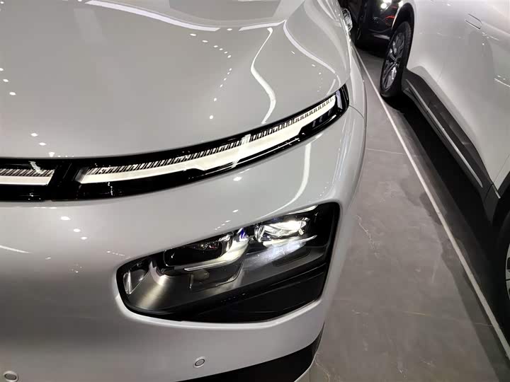 Фото 6 - XPeng G9