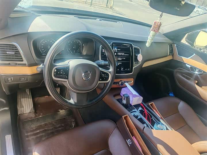 Фото 5 - Volvo XC90