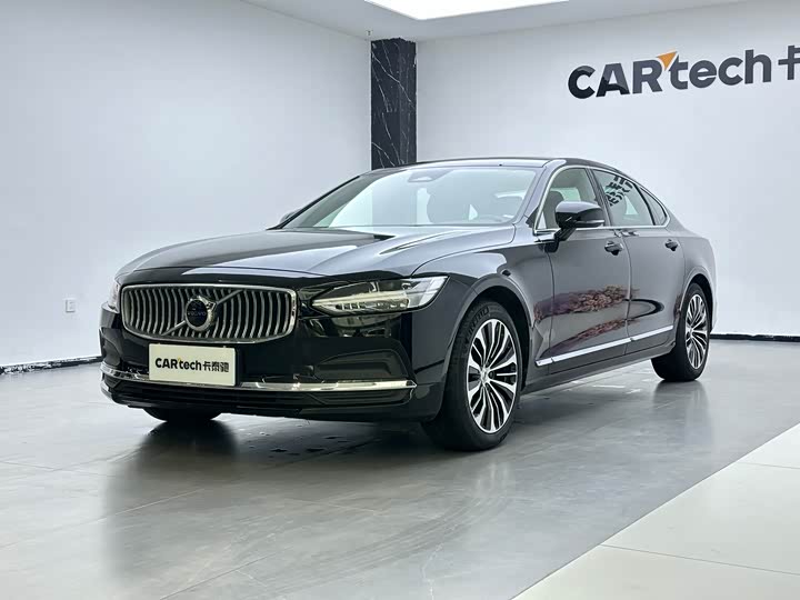 Фото 1 - Volvo S90