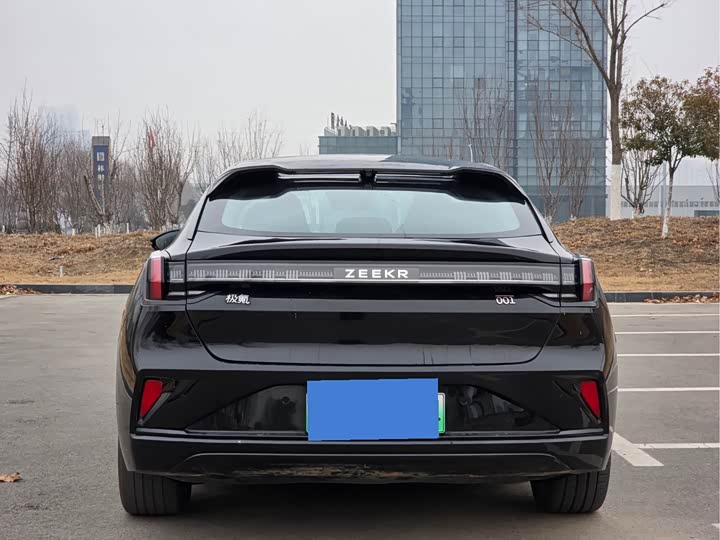 Фото 4 - Zeekr 001