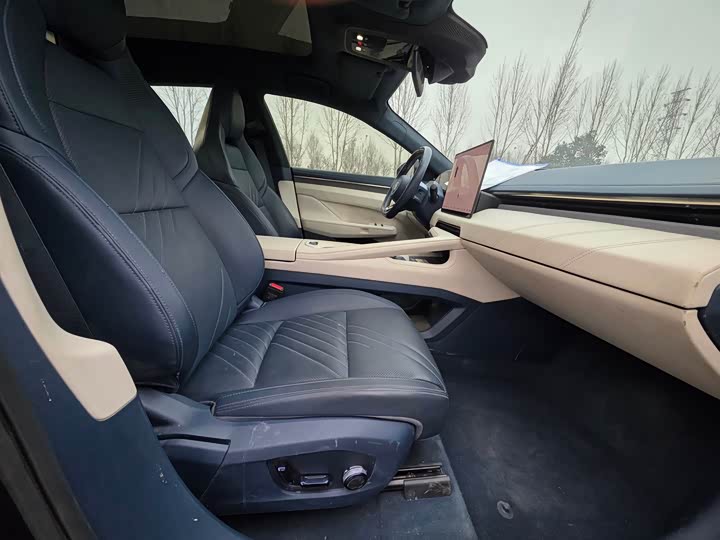 Фото 7 - Zeekr 001