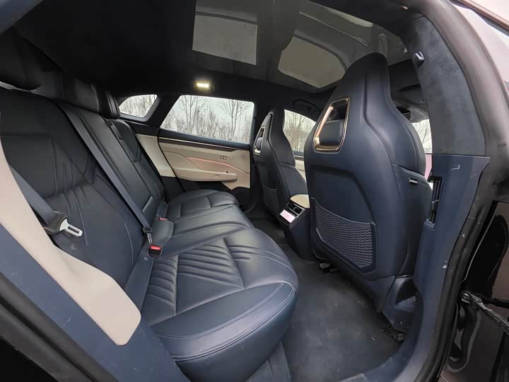 Фото 8 - Zeekr 001