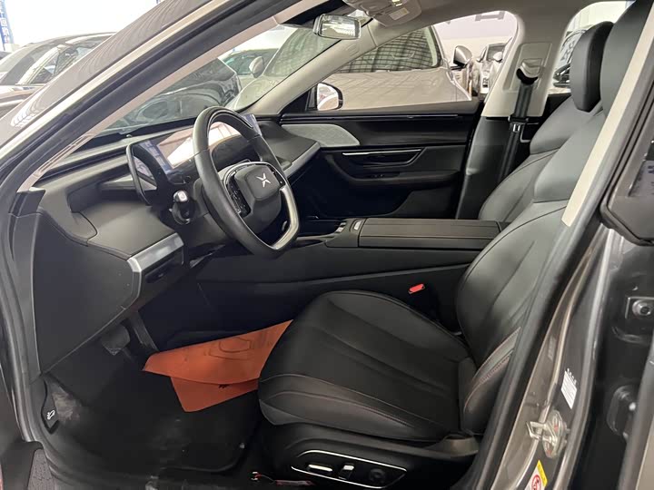 Фото 3 - XPeng P7