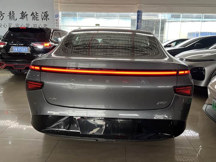 Фото 8 - XPeng P7