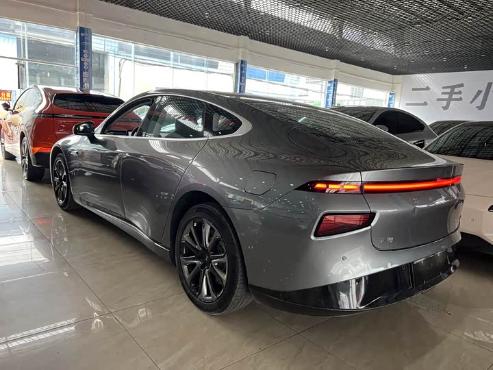 Фото 9 - XPeng P7