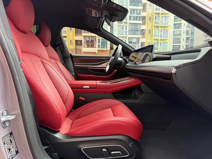 Фото 8 - XPeng P7