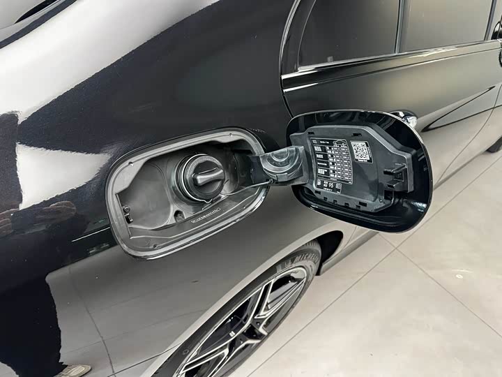 Фото 4 - Mercedes-Benz E-Class