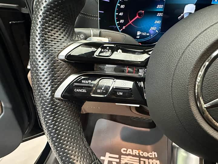 Фото 9 - Mercedes-Benz E-Class