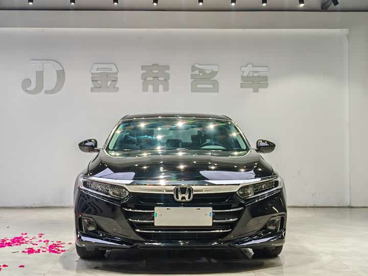 Фото 2 - Honda Accord