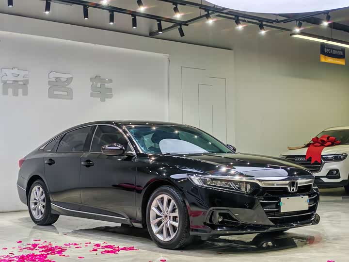 Фото 3 - Honda Accord