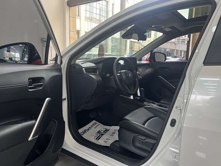 Фото 4 - Toyota Corolla Cross