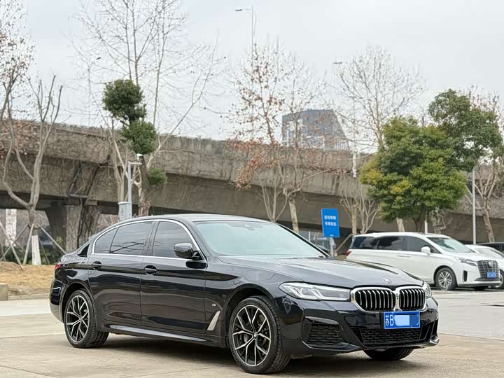 Фото 3 - BMW 5 Series