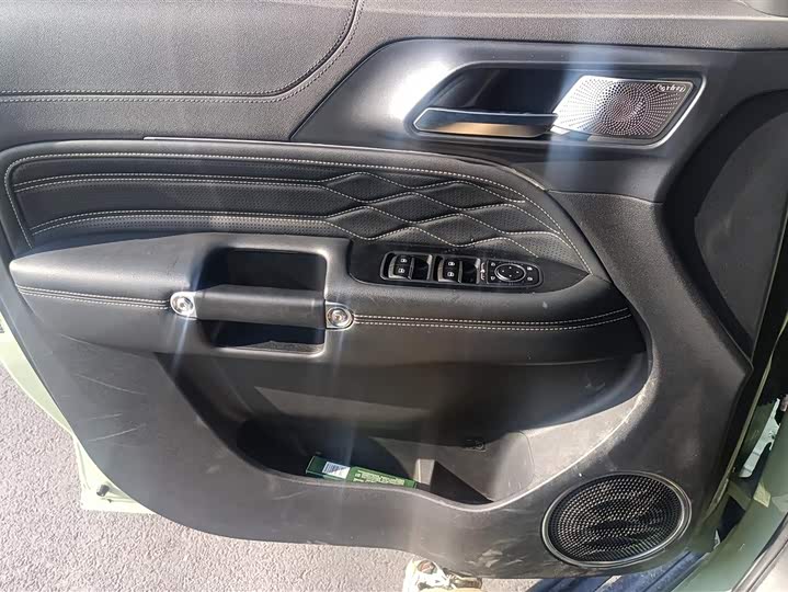 Фото 7 - Tank 300