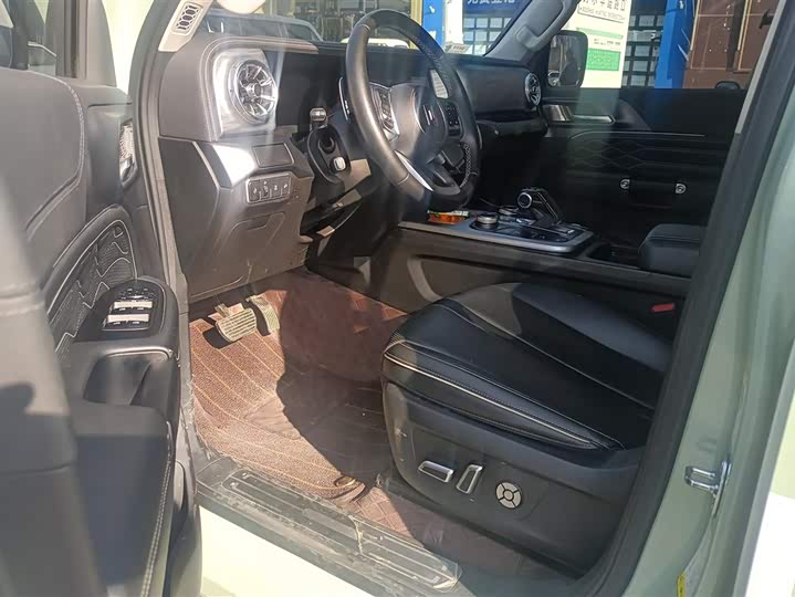 Фото 9 - Tank 300