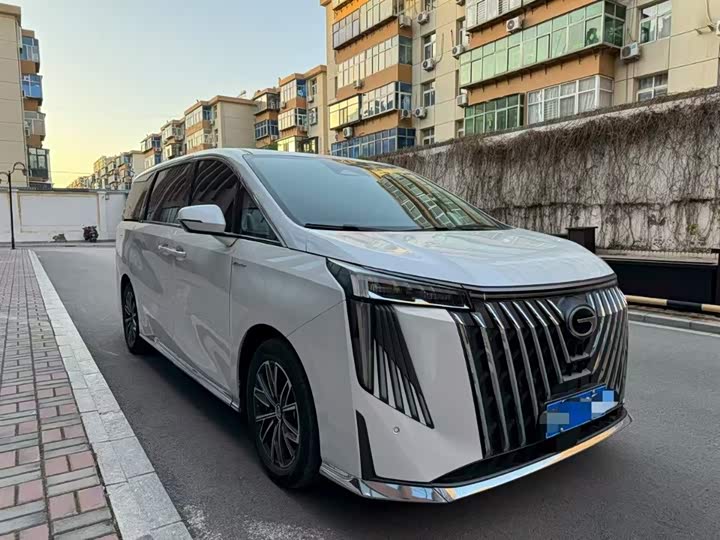 Фото 2 - GAC Trumpchi M8