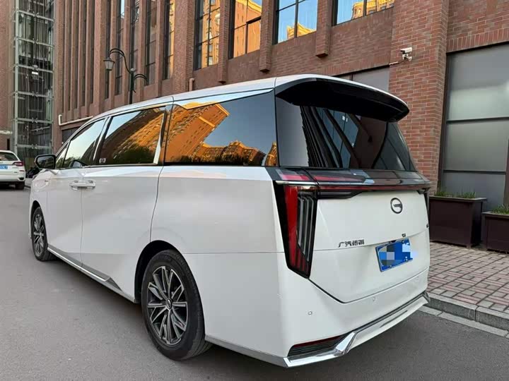 Фото 3 - GAC Trumpchi M8