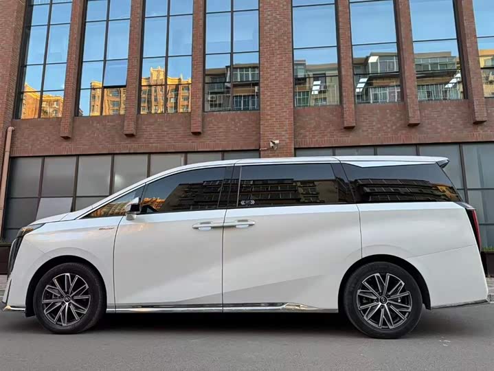 Фото 5 - GAC Trumpchi M8