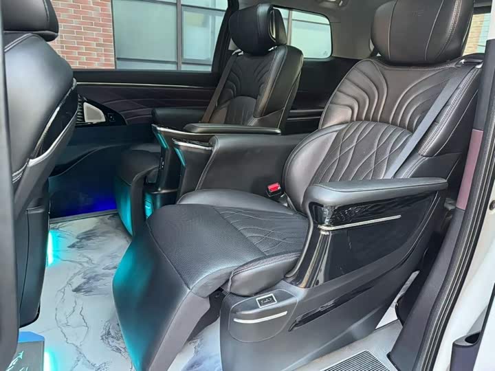 Фото 7 - GAC Trumpchi M8