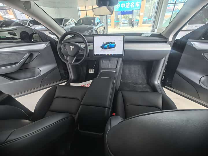 Фото 6 - Tesla Model Y