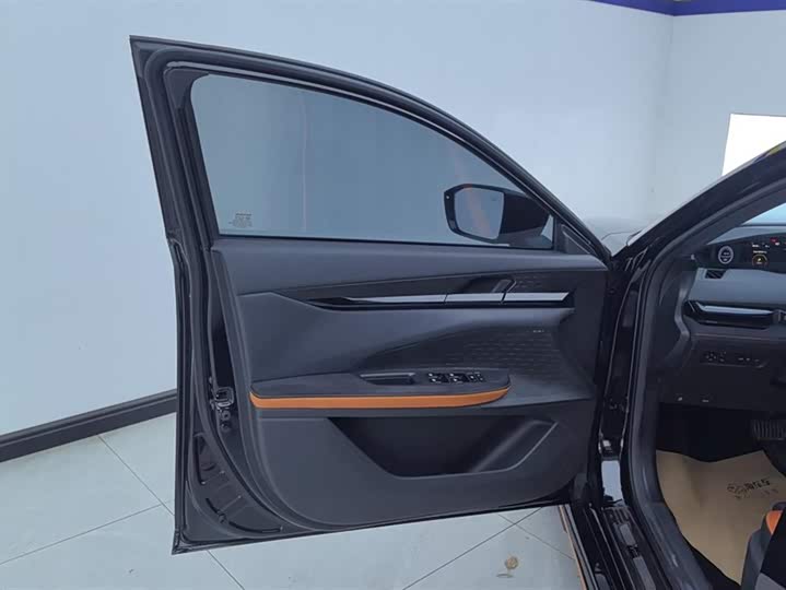 Фото 7 - Changan UNI-V