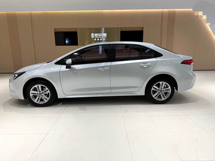 Фото 4 - Toyota Levin