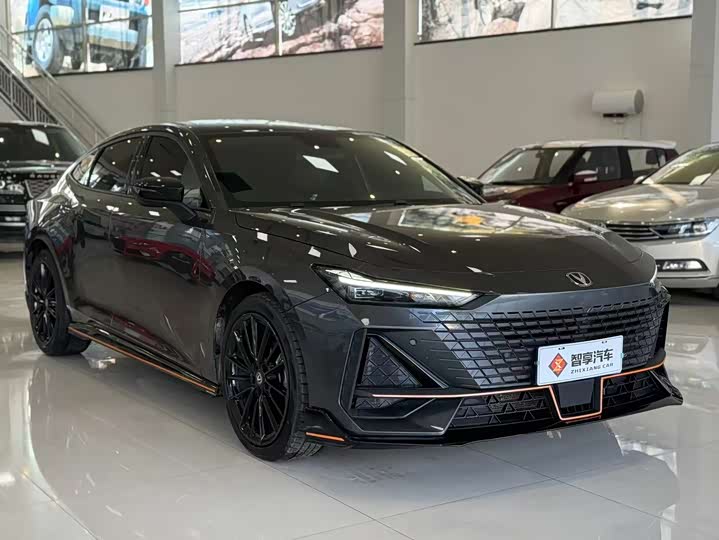 Фото 1 - Changan UNI-V