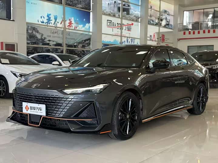 Фото 2 - Changan UNI-V