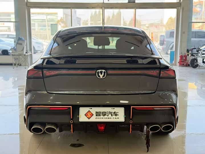 Фото 4 - Changan UNI-V