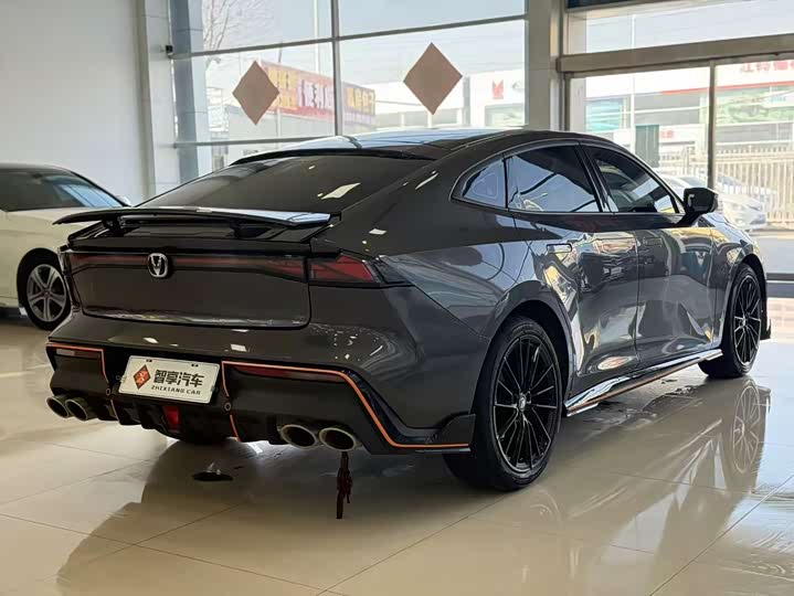 Фото 6 - Changan UNI-V