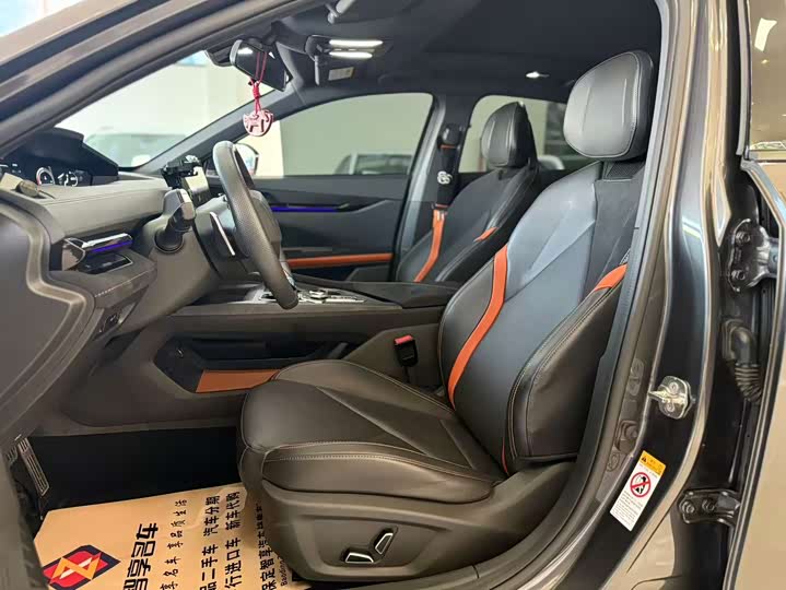 Фото 7 - Changan UNI-V