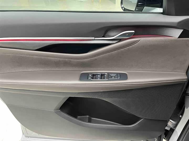 Фото 8 - Ford Edge