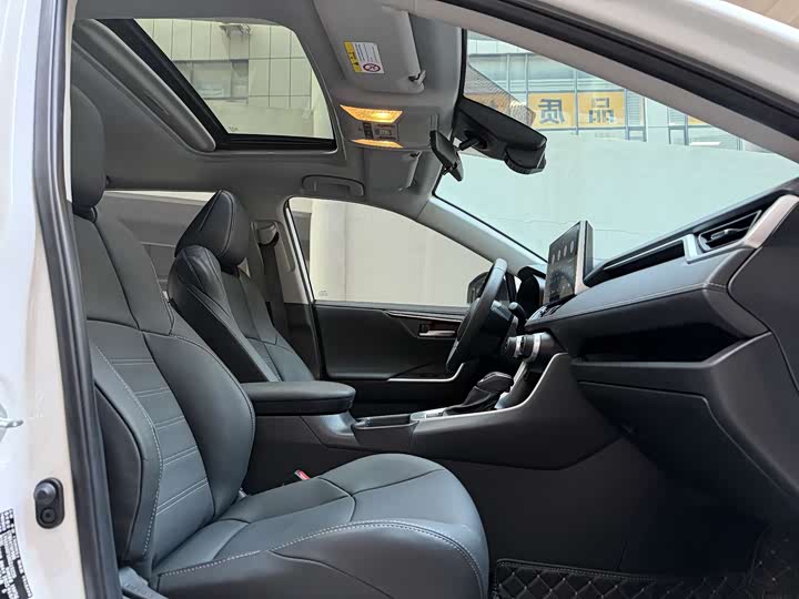 Фото 7 - Toyota Wildlander