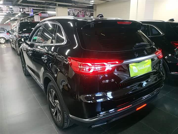Фото 5 - Hongqi HS5
