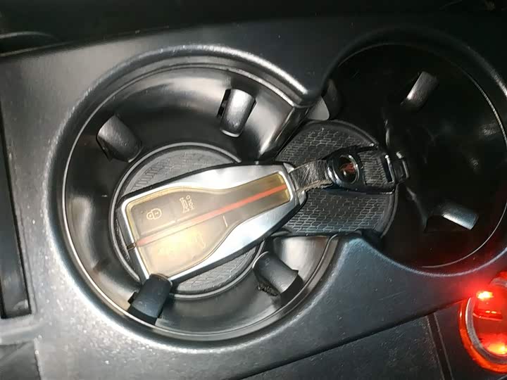 Фото 9 - Hongqi HS5