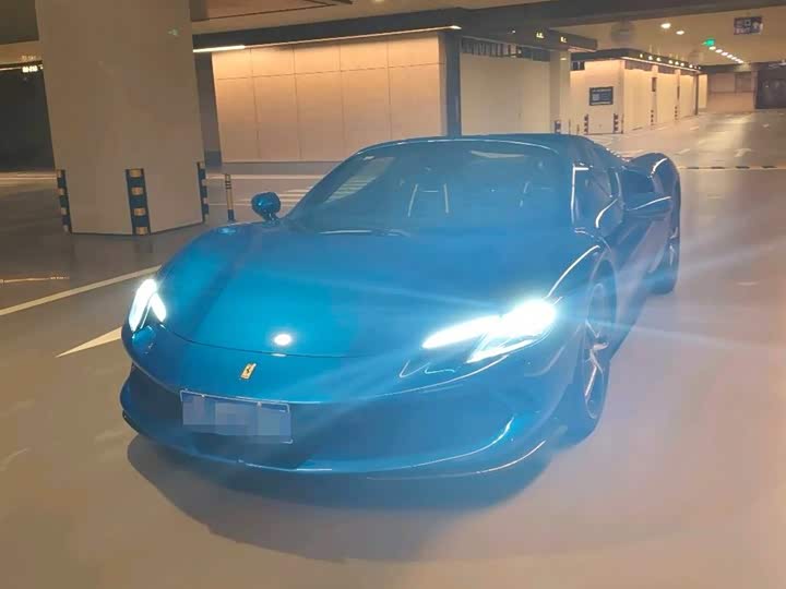 Фото 1 - Ferrari 296