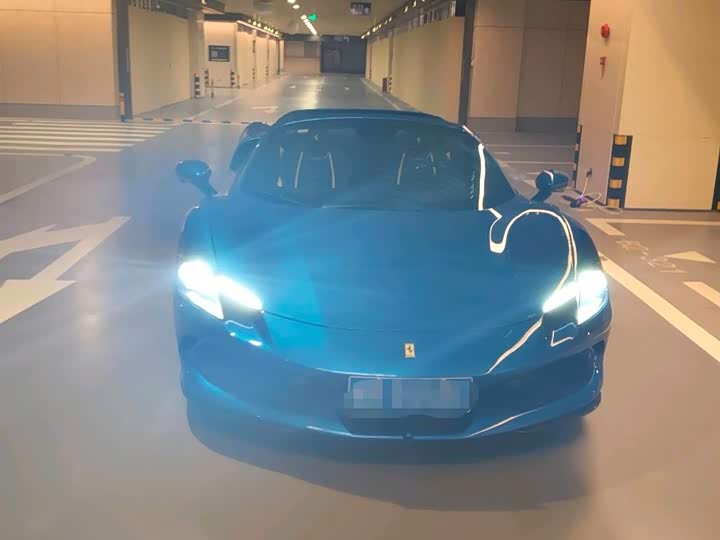 Фото 2 - Ferrari 296