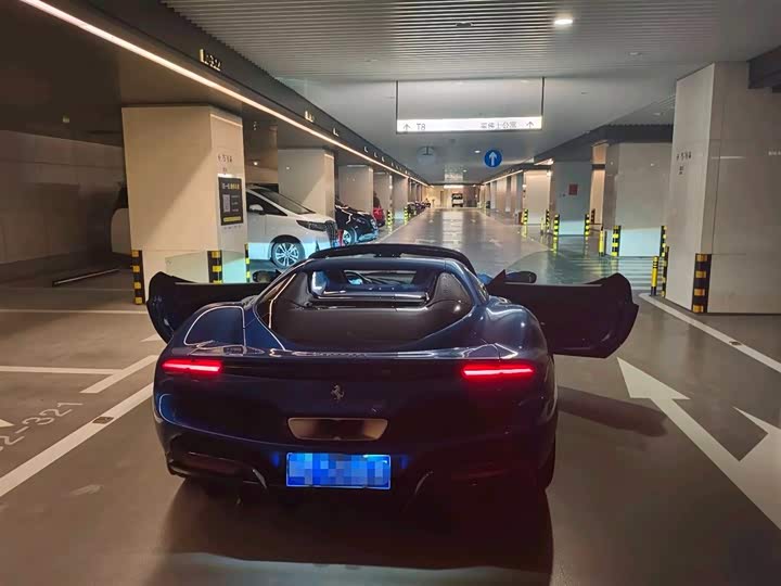 Фото 7 - Ferrari 296