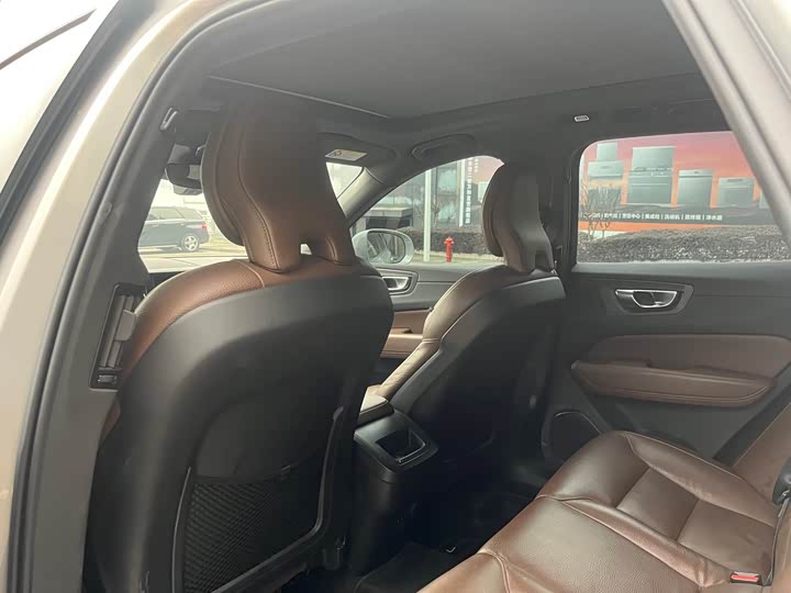 Фото 6 - Volvo XC60