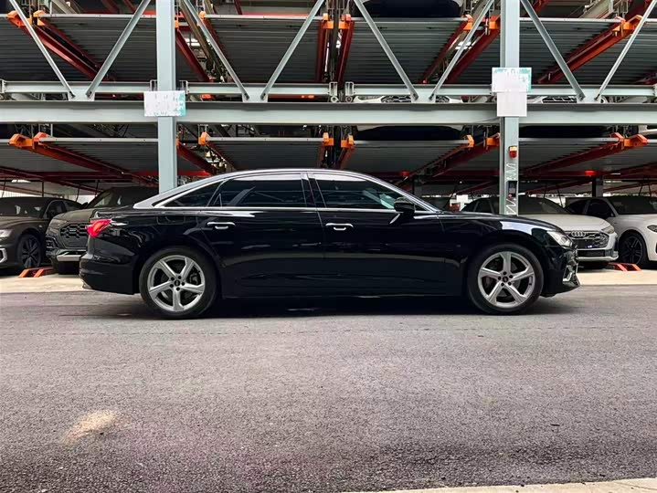 Фото 2 - Audi A6L