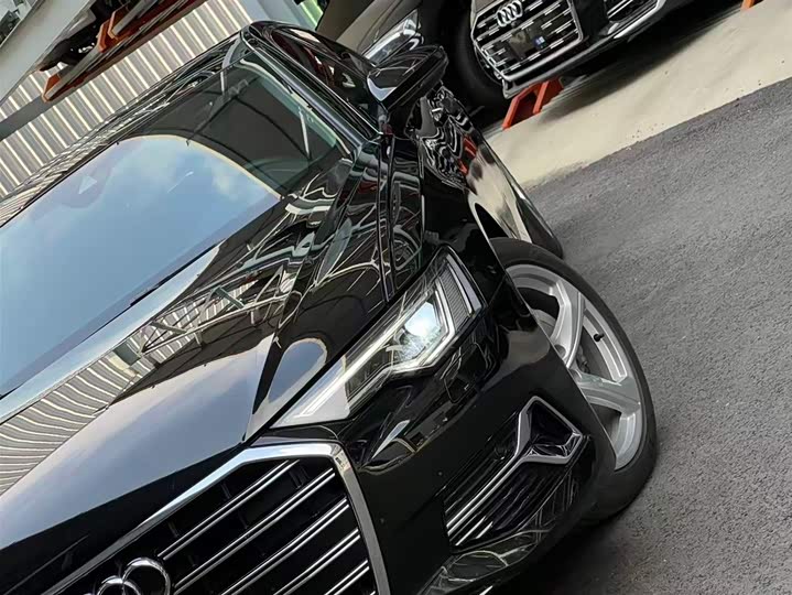 Фото 5 - Audi A6L