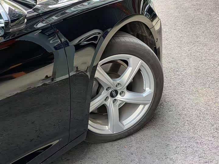 Фото 7 - Audi A6L